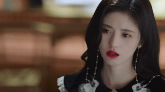 原创鞠婧祎更适合现代剧?《如意芳霏》番外成女老板,现代装扮美翻