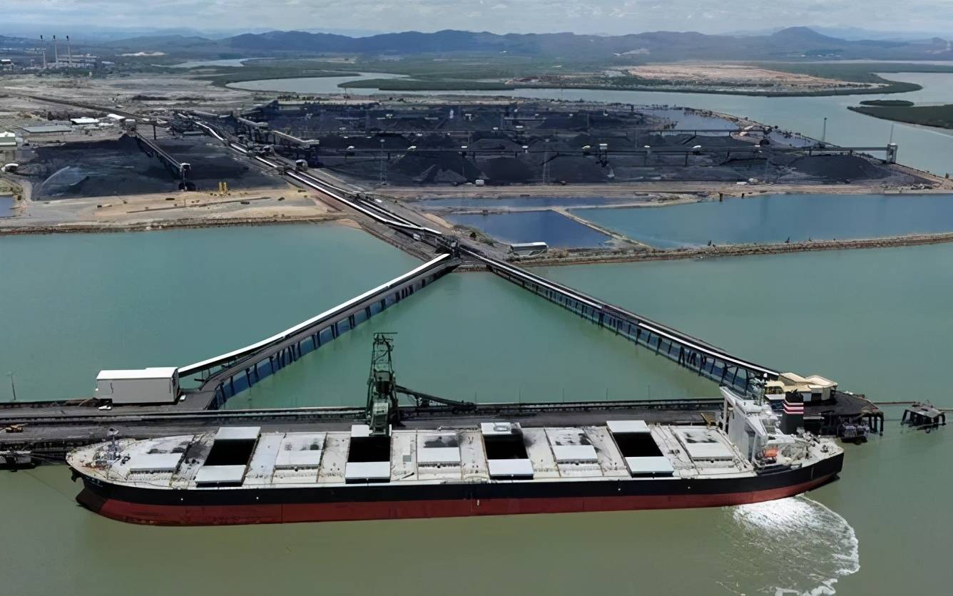 国内港口煤价猛涨带动进口煤价一块儿上涨,现阶段进口动力煤仍然有