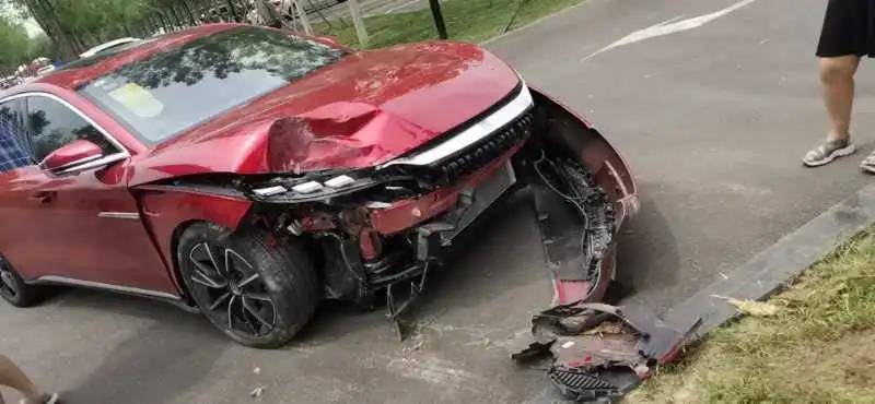 三起比亚迪汉试驾事故 充分诠释了车本无错人有错