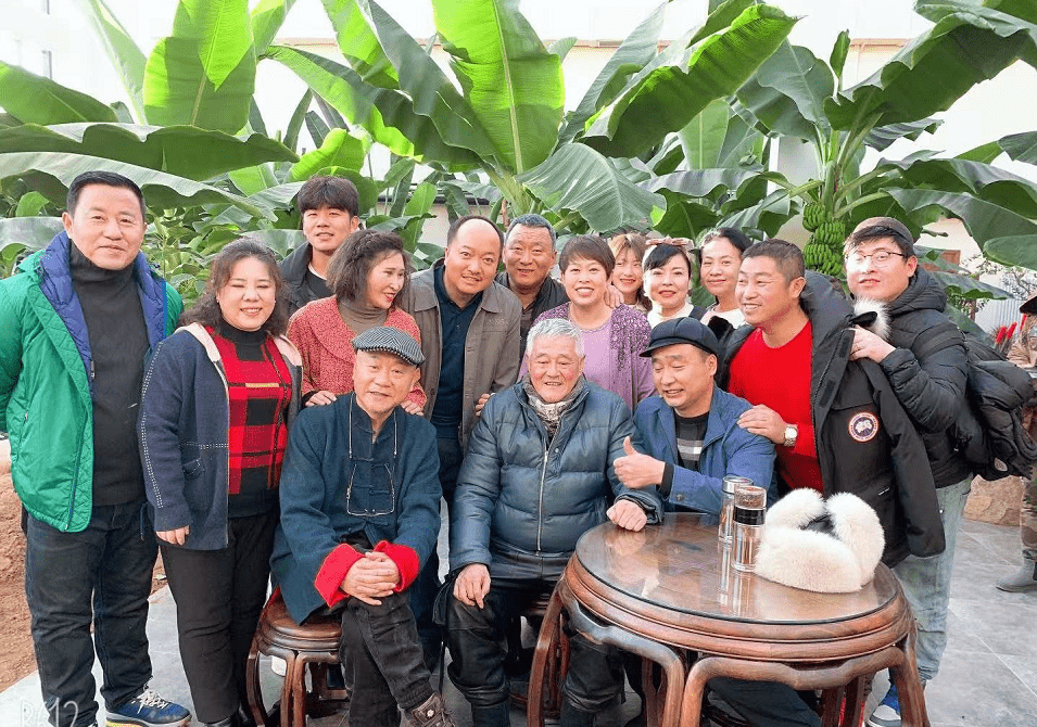 《刘老根4》杀青,合影不见药丸子,范伟依旧客串,宋小宝成惊喜