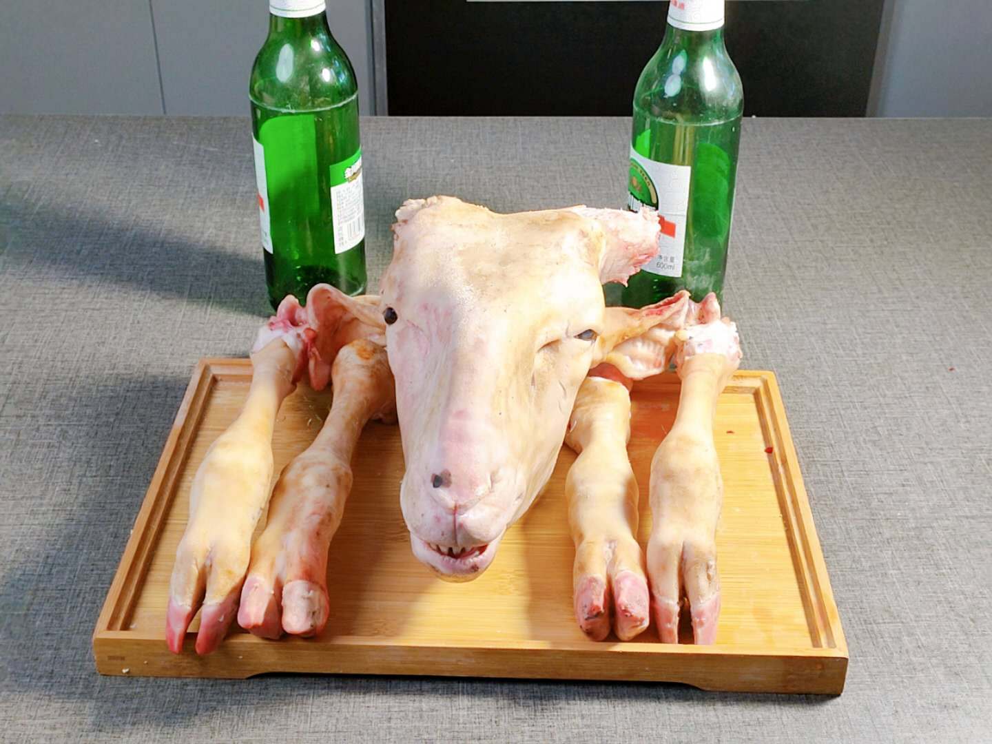 在内蒙吃羊头,看到小哥的做法,网友直呼:我也想去蹭饭了,香啊_手机搜