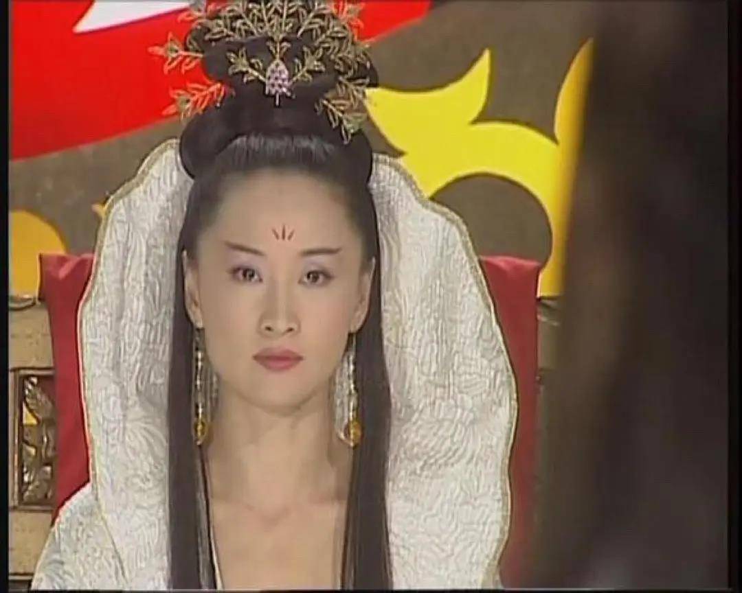 俞琤曾牵手何超琼、与马景涛前女友同游,还曾与吴君如过从甚密_俞铮