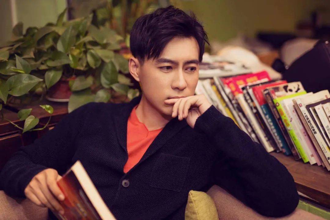 其中饰演大哥沈家梁的演员王骏毅更是圈粉无数.