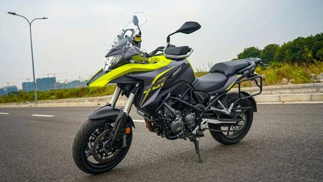 389万元qjmotor骁500静态测评一身名牌标配直推brembokyb减震国货之光