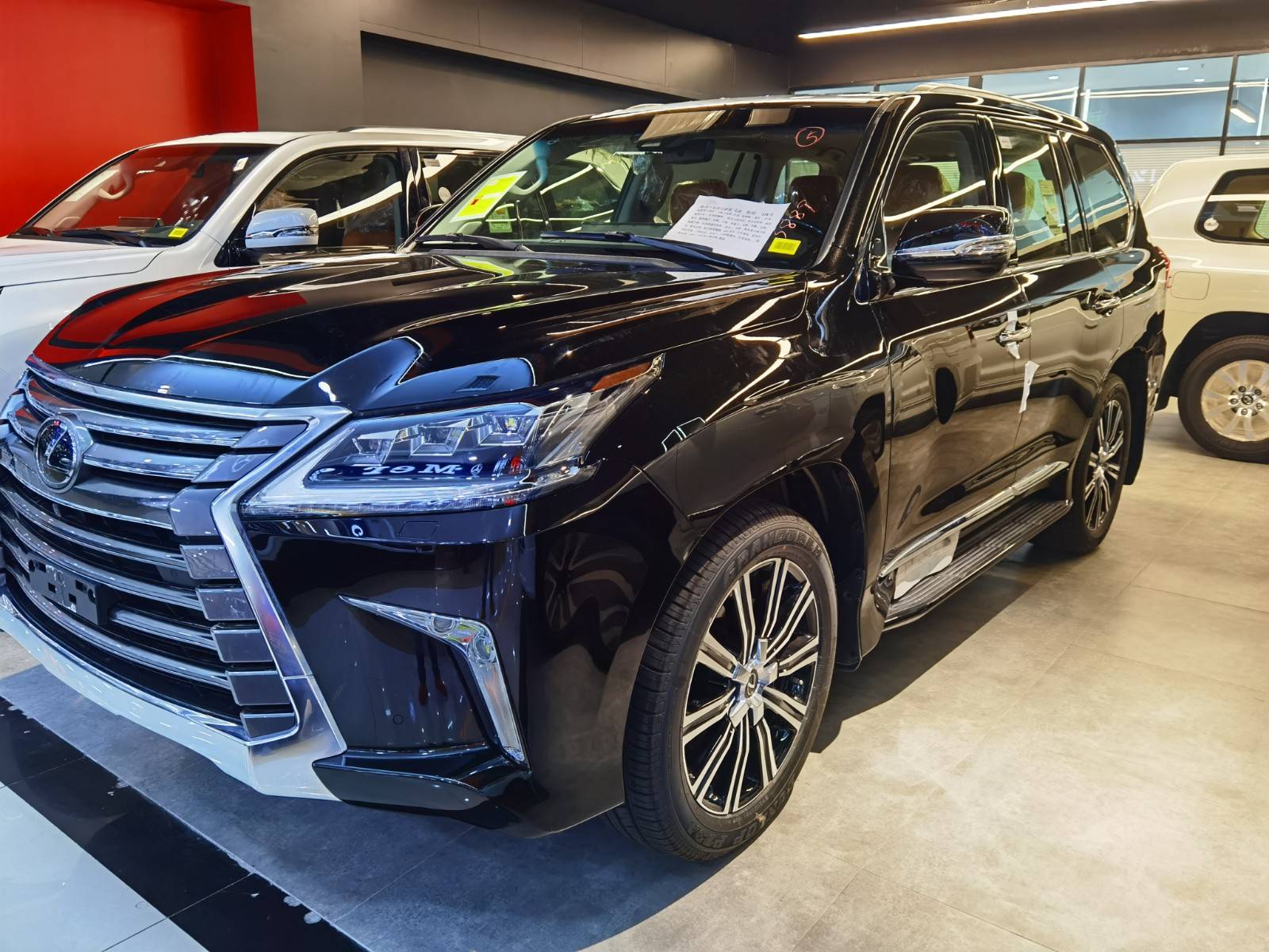 2020新款雷克萨斯lx570促惠低价豪华大气