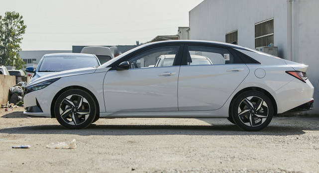 998万喜提67现代伊兰特行驶893公里后车主直言有话说