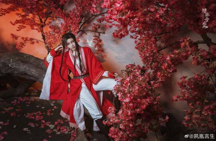 《天官赐福》少年花城cos,一见倾心,惊艳到令我心动的颜值