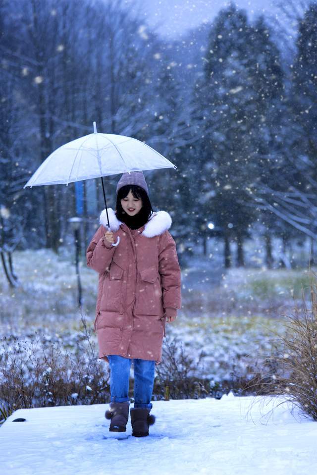 看雪景打雪仗堆雪人,广元女孩爱上冬天的理由,原来这么简单!