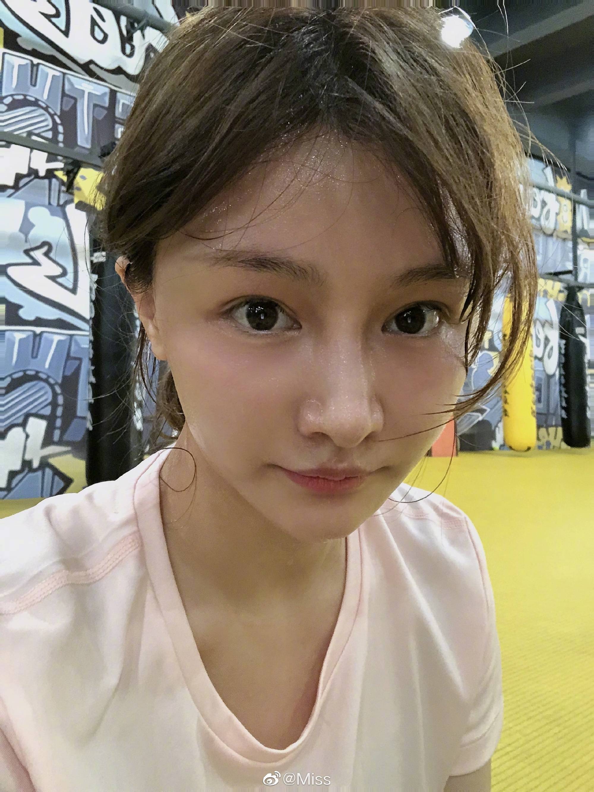 miss之后董月月为了人气也整容网友长得跟鬼一样