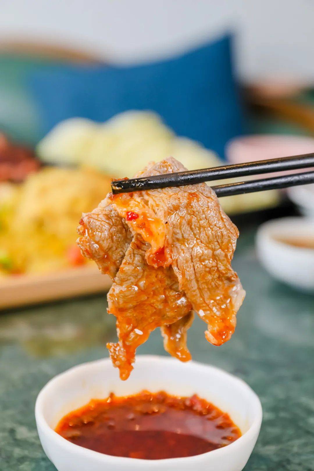 浓郁独特的秘制汤底,泰式风味十足的蘸酱,泰式火锅冬季必吃