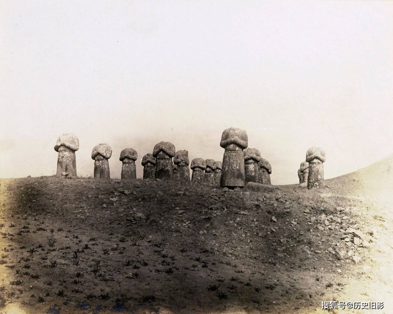 1914年陕西乾陵古今对比图,看起来变化不是很大