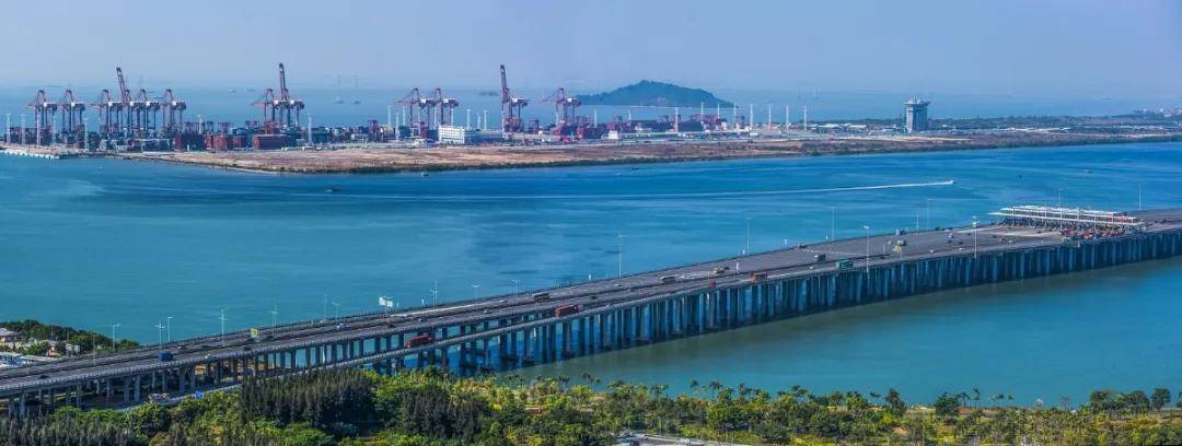 沿江高速前海段,南坪快速衔接工程,深中通道,妈湾跨海通道…… 现在