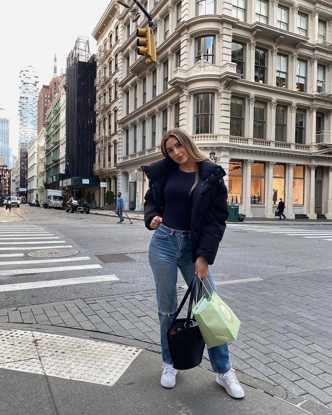 沙梅特女友晒街拍靓照我是个城市女孩图