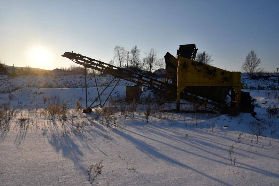 荒芜世界与冷酷梦境镜头下的煤矿废墟新建筑
