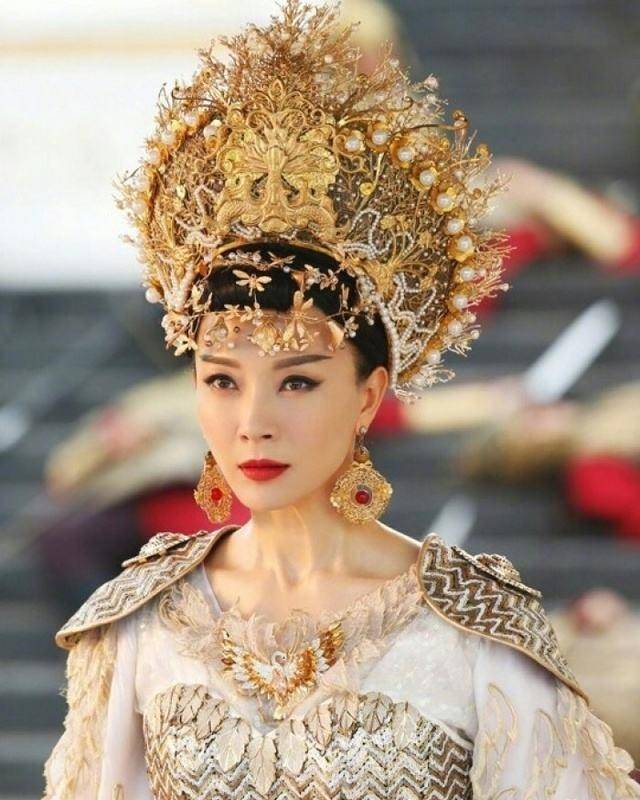 原创古装剧中戴耳环的女明星杨幂娇俏可人baby美出新高度