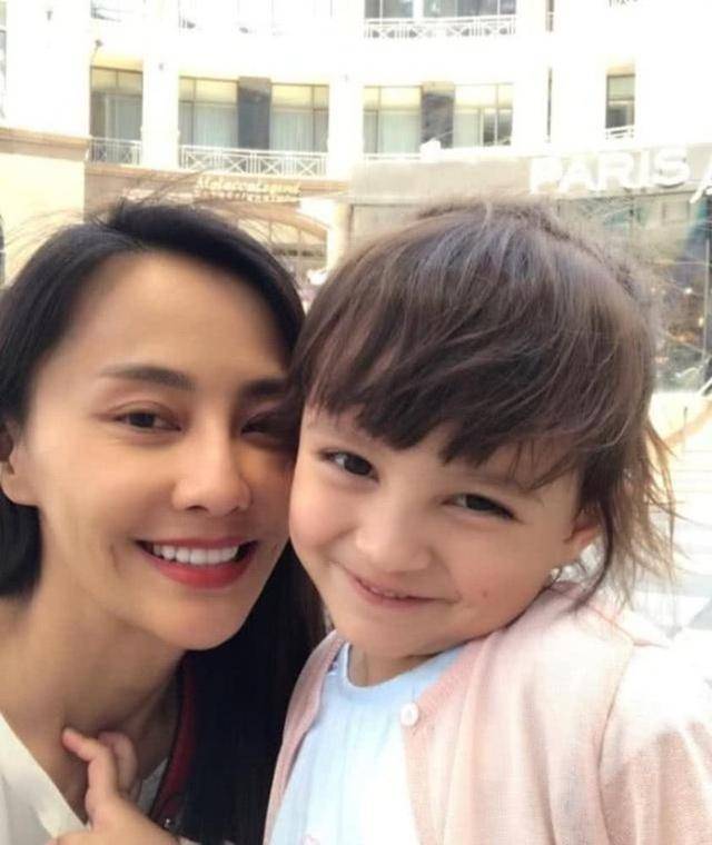 原创风四娘马雅舒混血女儿漂亮极了水汪汪的大眼睛好像小仙女