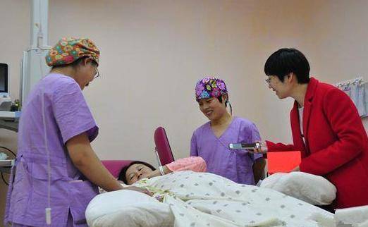 原创孕妈叮嘱丈夫准备待产包到医院打开后无语了你是怎么想的