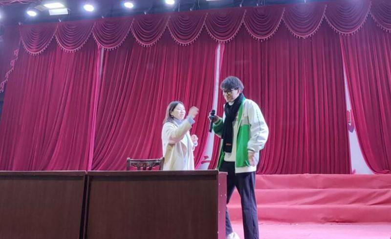 陈友慧老师的这次讲座旨在帮助学生提升幸福感,以愉快而幸福地学习和