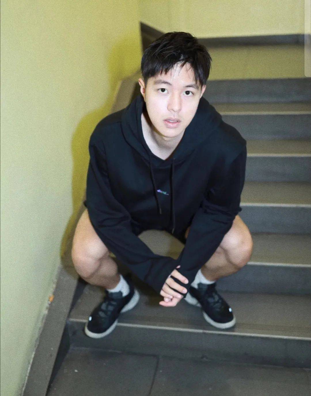 184cm身高,鼻梁坚挺,身材壮硕,这不就是理想男友么_手机搜狐网