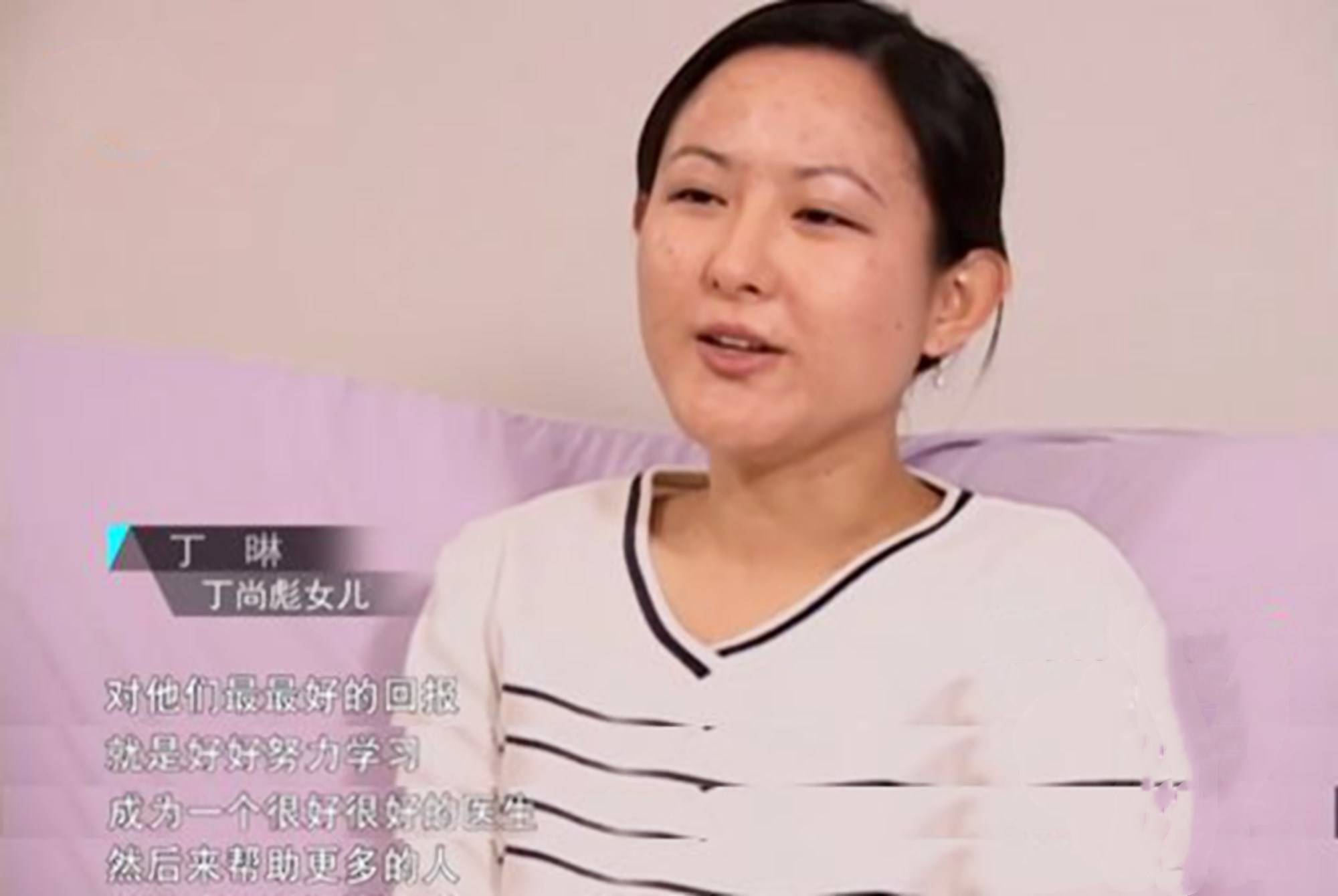 有种父母叫"含泪活着",用十几年的奋斗,帮女儿跨越阶层,值吗