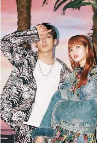 粉墨成员lisa被指疑似恋爱,与男方互动眼神有电,两人多次撞同款_丽莎