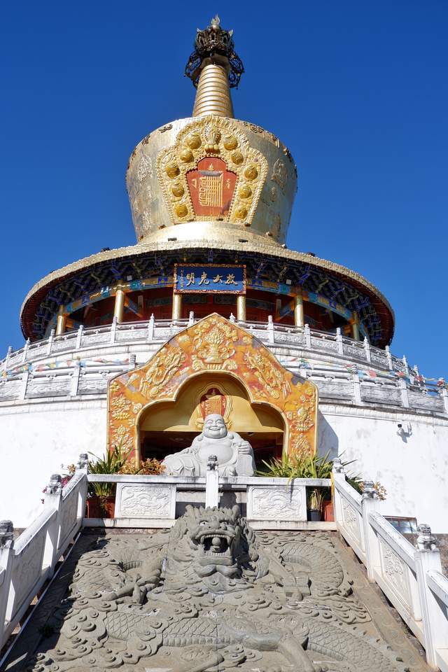 丽江被人遗忘的寺庙,竟是中国藏传佛教唯一金塔,鎏金108公斤