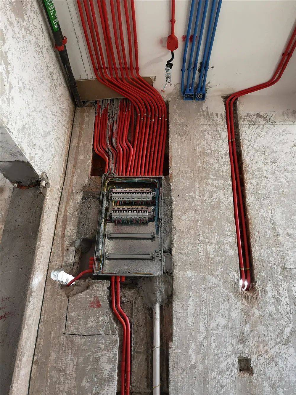 星杰装饰的工地来告诉你_施工