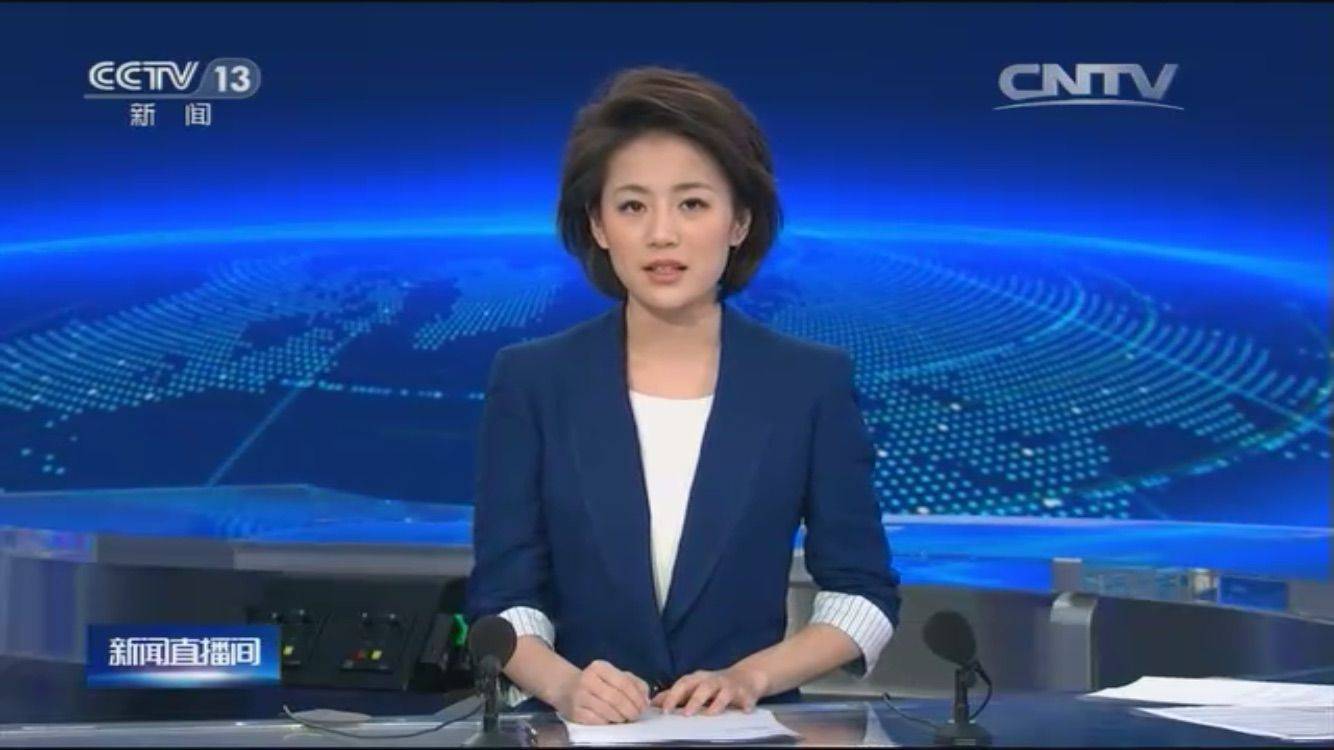 为什么新闻联播的主持人不低头念稿,难道都背下来了?-搜狐大视野-搜狐新闻