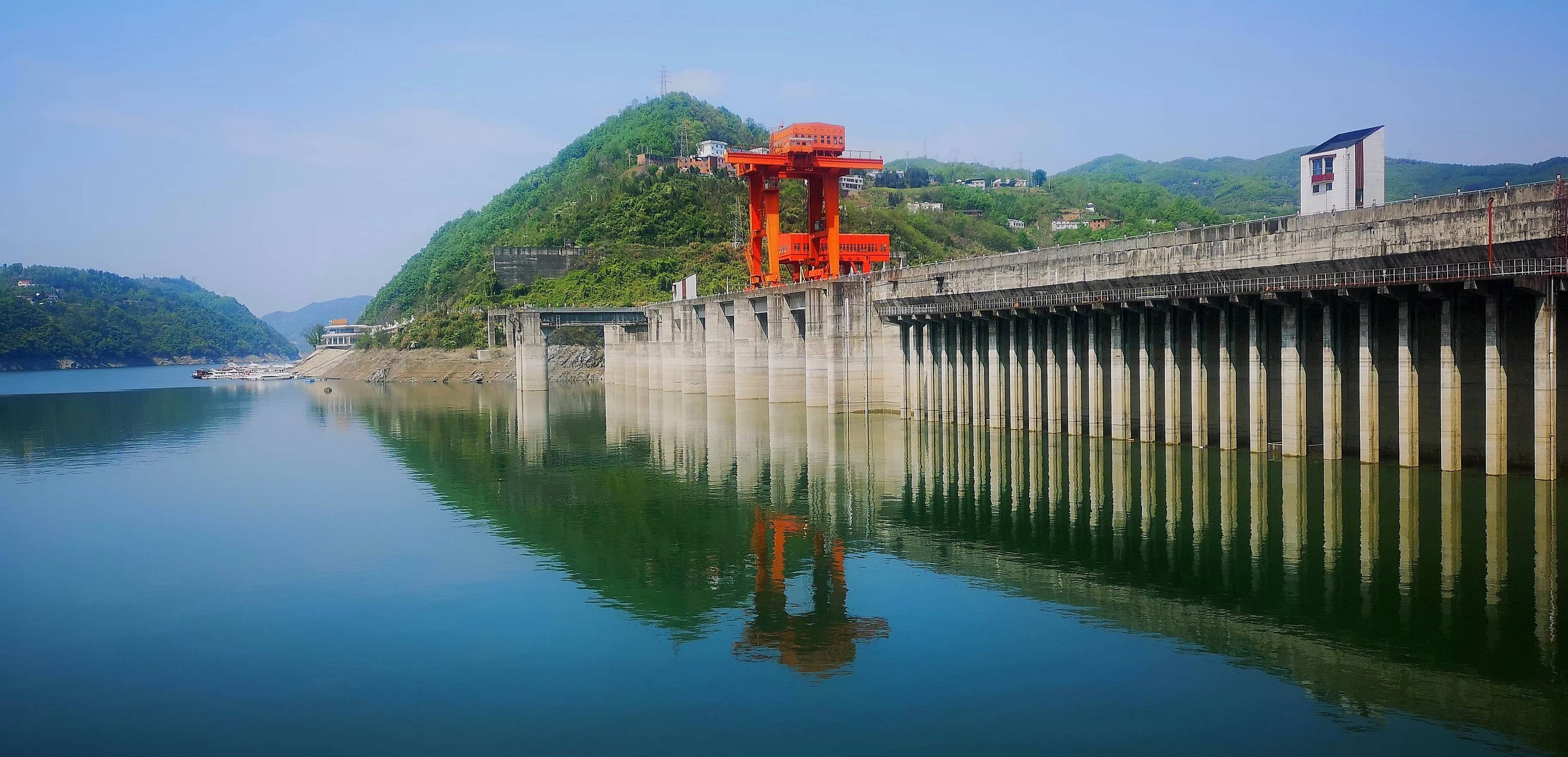 水自瀛湖来写在安康水电站投产发电三十周年之际