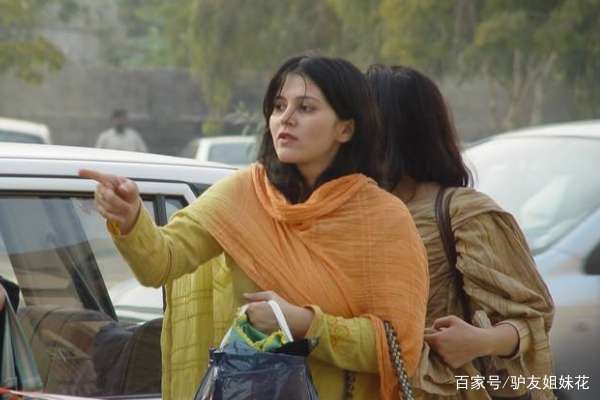 在巴基斯坦旅游，一定不要轻易碰女孩的手，她很可能会跟你走