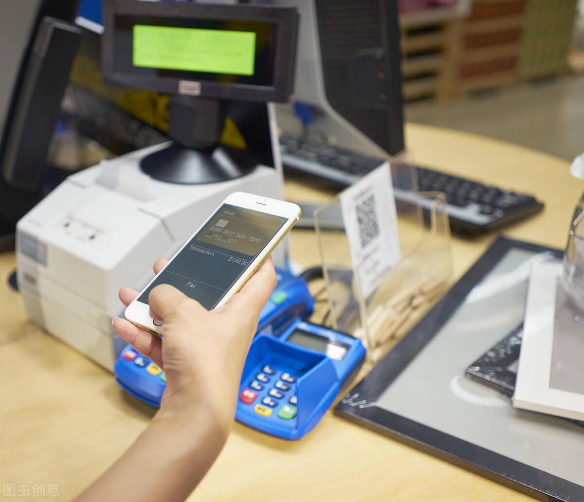 跨国公司,国际贸易商从事进出口业务的公司进行外汇交易以支付货物和