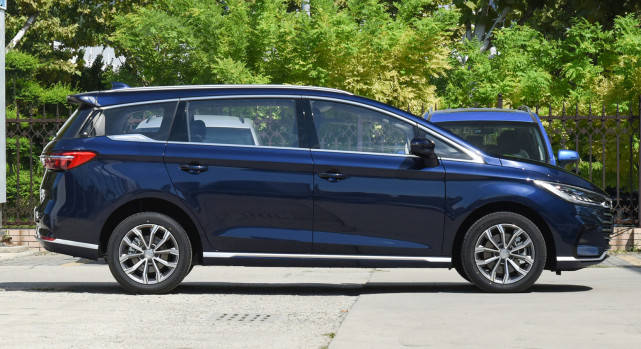 1048万提了比亚迪宋max开了一千公里之后车主有话说