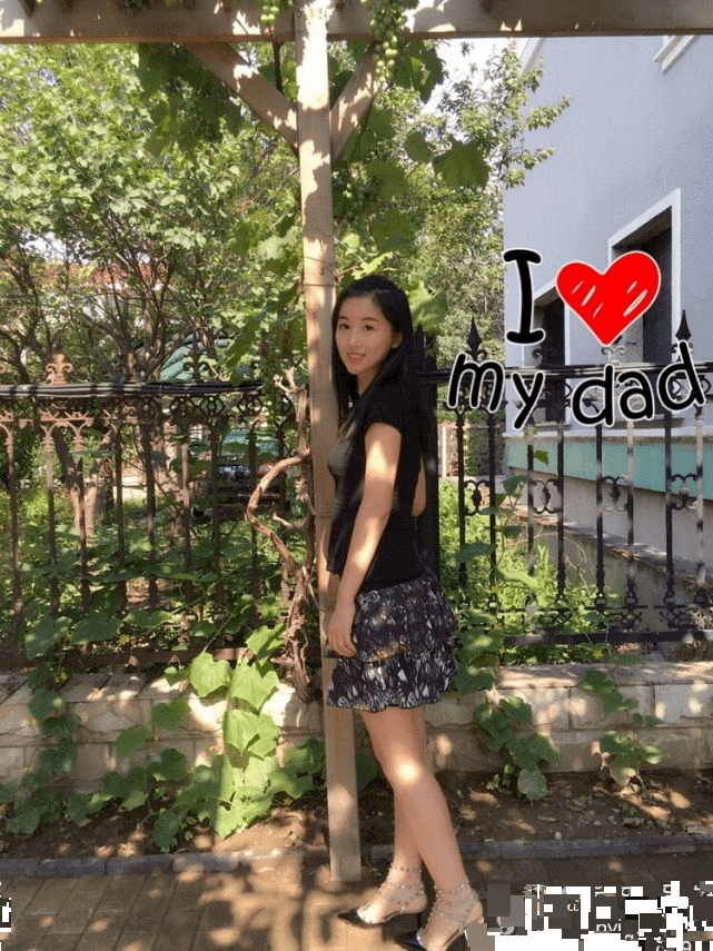 翟欣欣海量高清照!打扮"土气",是她获取男人信任的法宝!