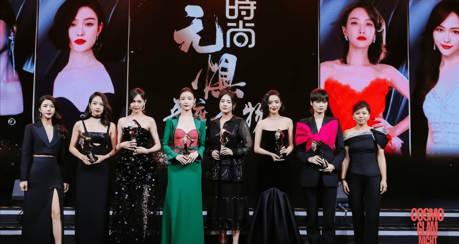 原创星光大赏女星撞风格杨紫穿薄纱裙显腰粗迪丽热巴穿婚纱走红毯