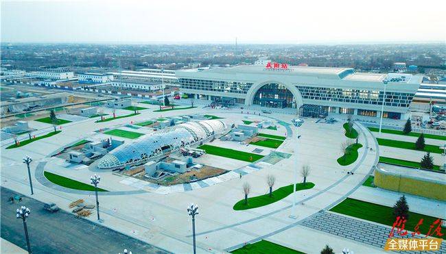 庆阳站位于甘肃省庆阳市西峰区,建筑面积近15万平方米,为银西高铁全线