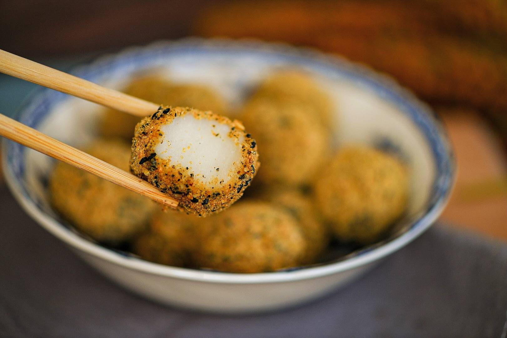 在南方冬至过后,这种美食就要上桌了,馅在外面的汤圆你吃过吗?