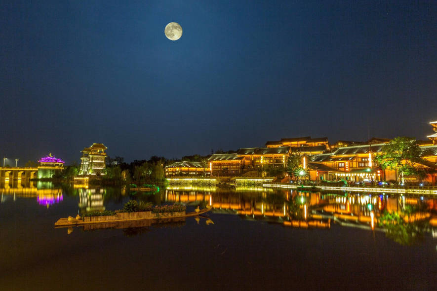 江苏耗资28亿的小镇，门票130可媲美丽江，被称常州“度假天堂”