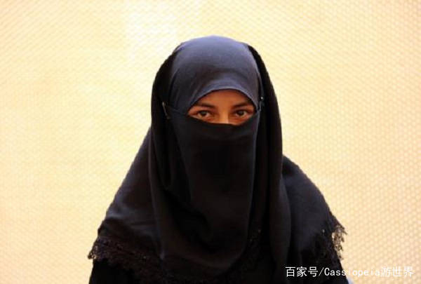 巴基斯坦姑娘保守，到中国后变“开放”，衣着大变样