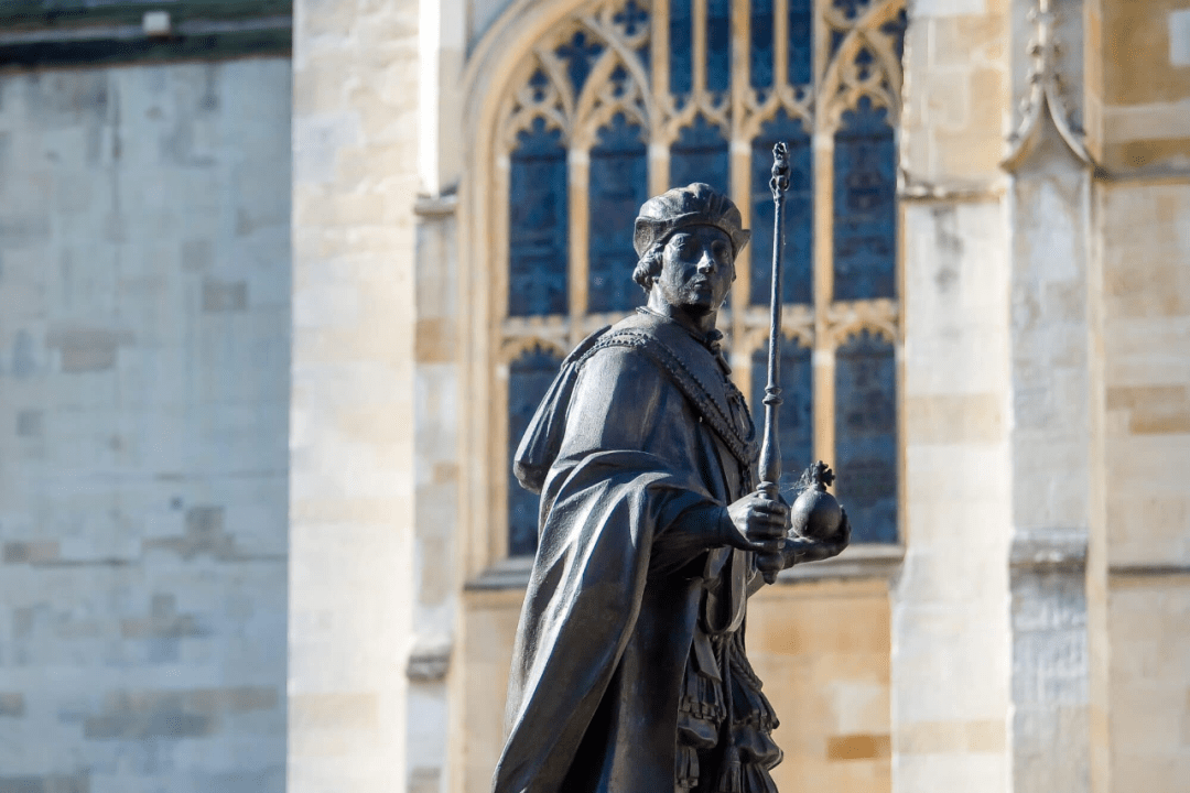 伊顿公学是怎么样的男校?