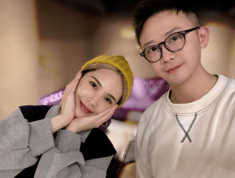 杨丞琳与男友人贴头合照过节比与李荣浩在一起还多网友自重