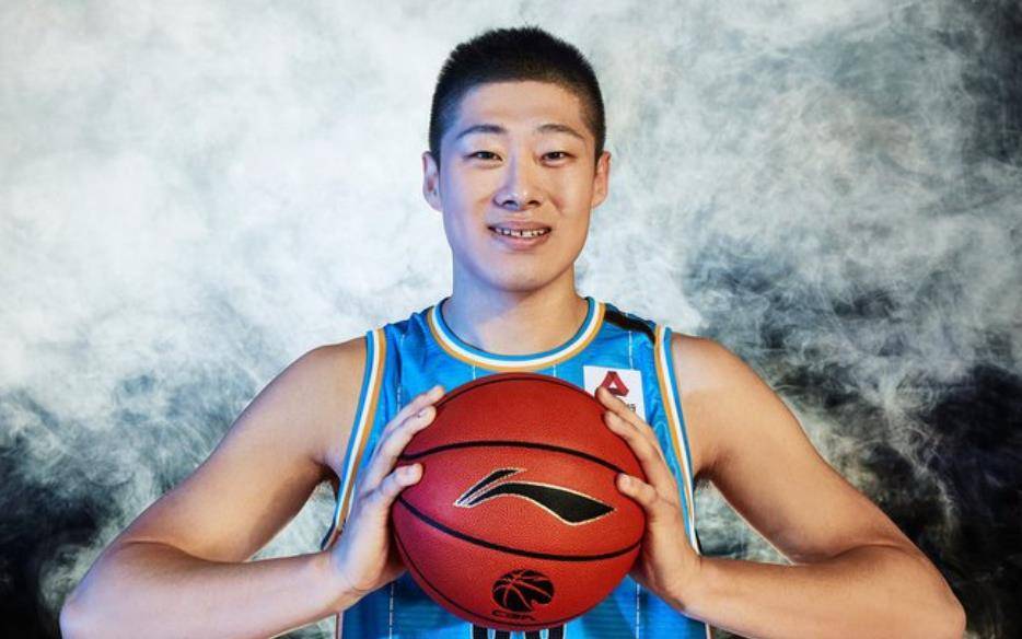 北京队再迎利好消息,小考辛斯补测通过,林书豪终于有了好搭档!_李佳益