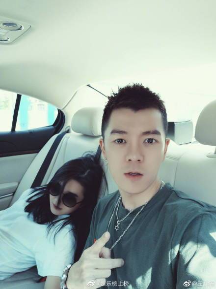 原创王栎鑫新恋情曝光深夜与美女入住酒店十天前刚结束五年婚姻