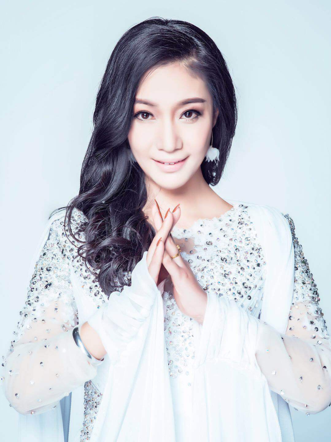 路丽丽受邀参加星公益2021年春节联欢晚会 暨星公益颁奖盛典_手机搜狐