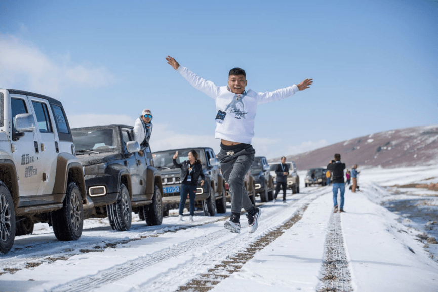 一代一代越野人心怀义气与赤诚,踏上未知的征途,实现着北京越野战狼