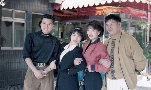 走红后的林以真迎风而上,相继输出作品《黄飞鸿与十三姨》,《迎风而上