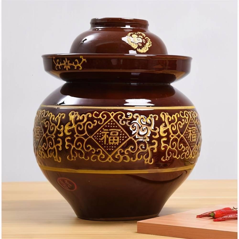 要想泡菜鲜,坛要先选好,陶瓷泡菜坛才能出优质泡菜_坛子