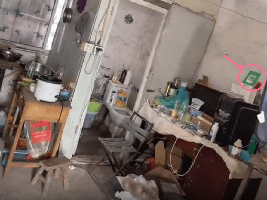郑州一城中村:为赚钱美女出租屋里贴二维码,最终却向现实妥协
