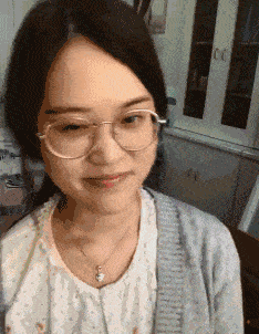 搞笑gif段子哈哈滑水变成溜冰了