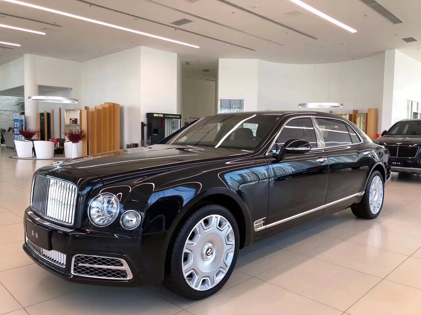 宾利慕尚加长版现车 顶级轿跑车天津售