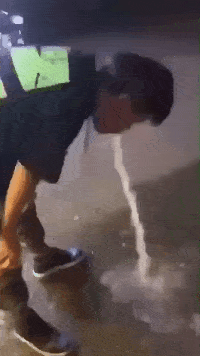 原创搞笑gif段子7问什么叫幸运答从楼上掉下来刚好下面有个草堆